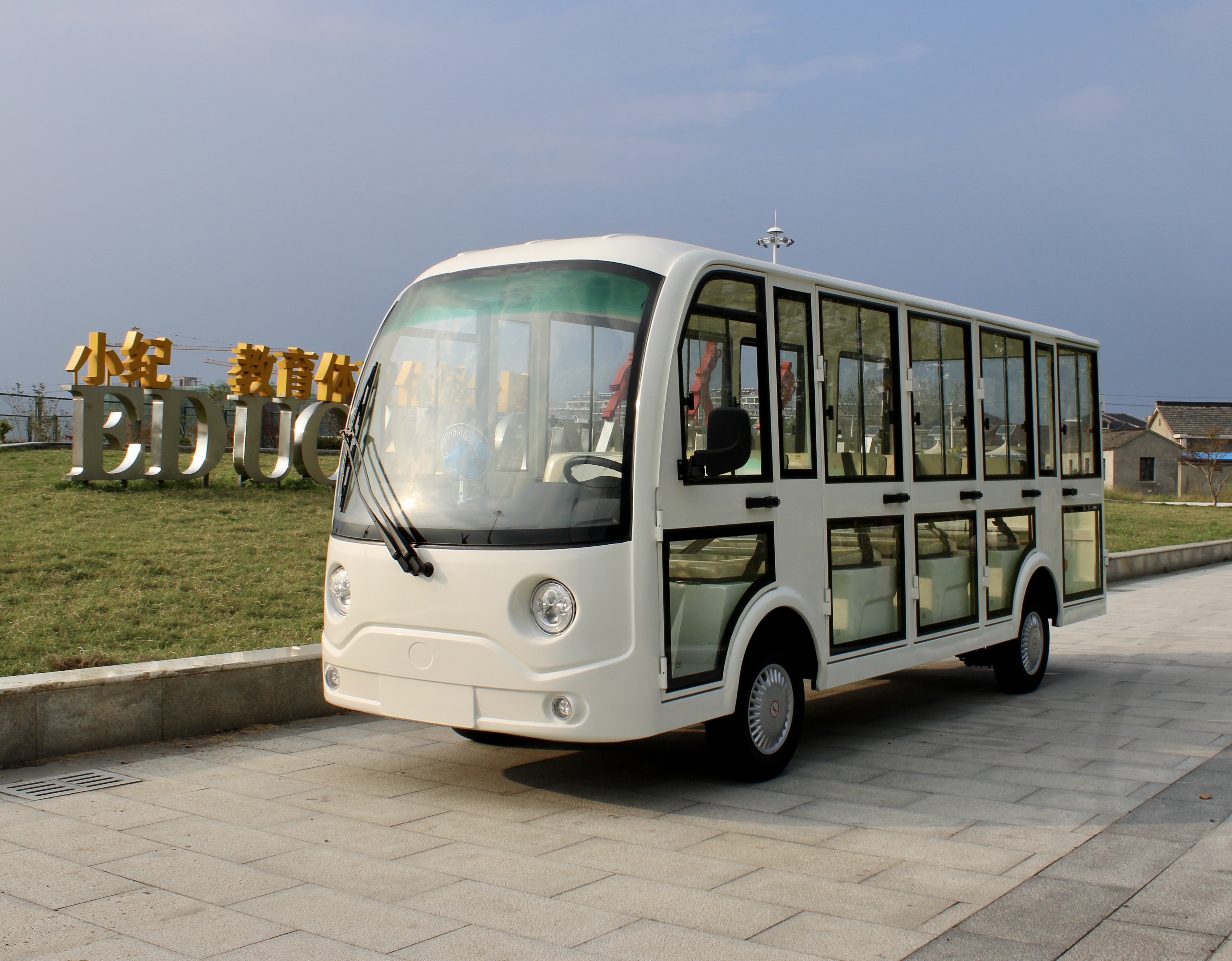 封閉電動觀光車（GD14D）